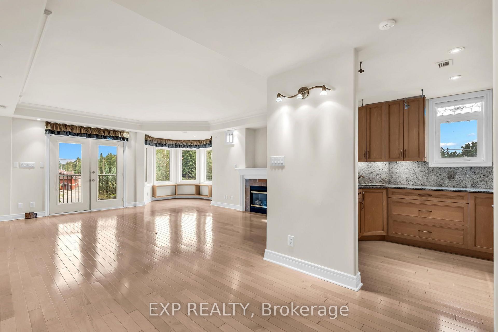 Photo 6 of Unit 307, 10 Bay Street E, Blue Mountains — HOMEH