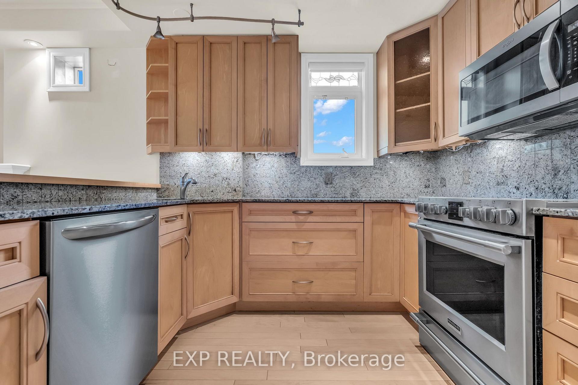 Photo 8 of Unit 307, 10 Bay Street E, Blue Mountains — HOMEH