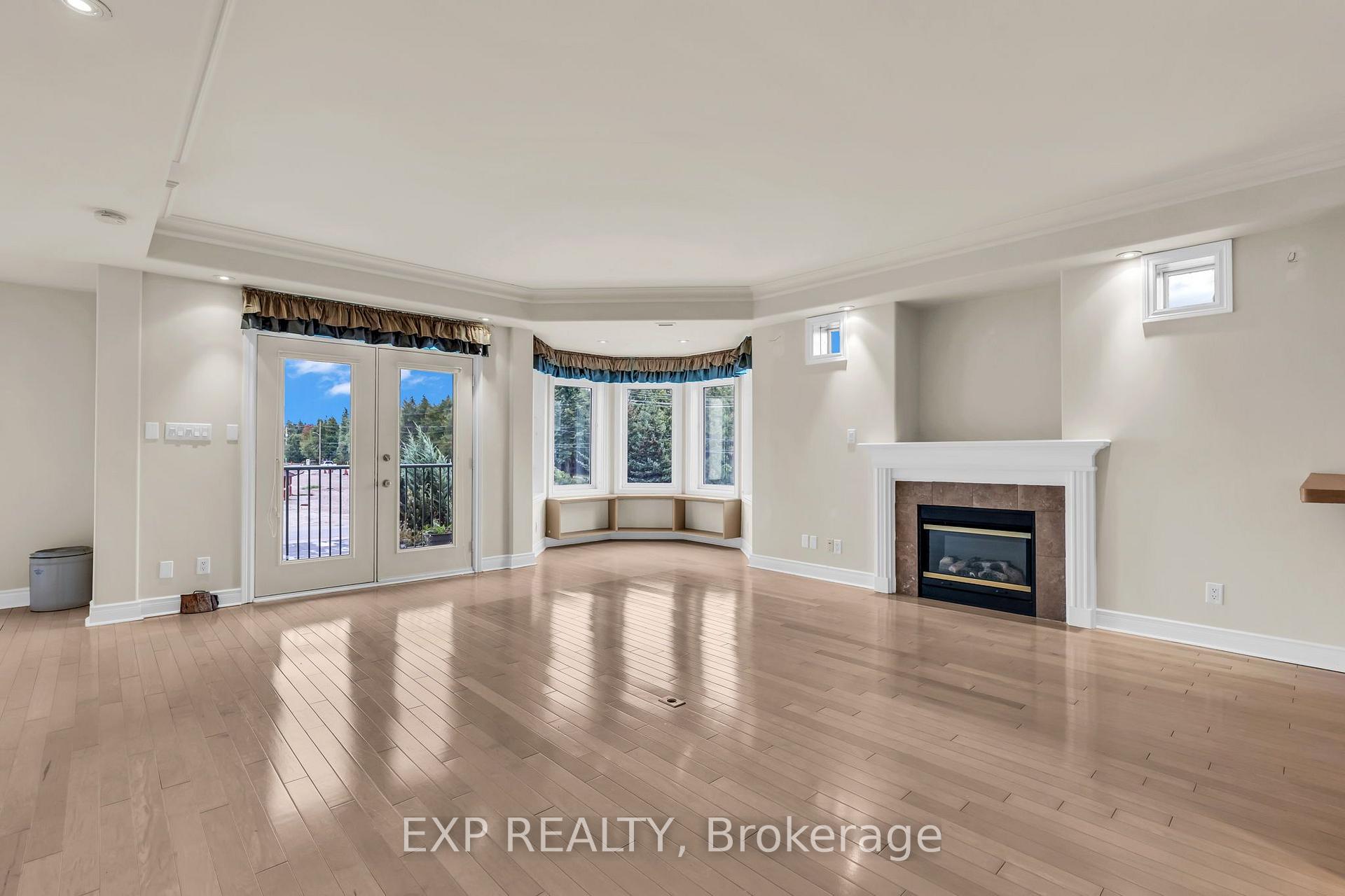 Photo 10 of Unit 307, 10 Bay Street E, Blue Mountains — HOMEH