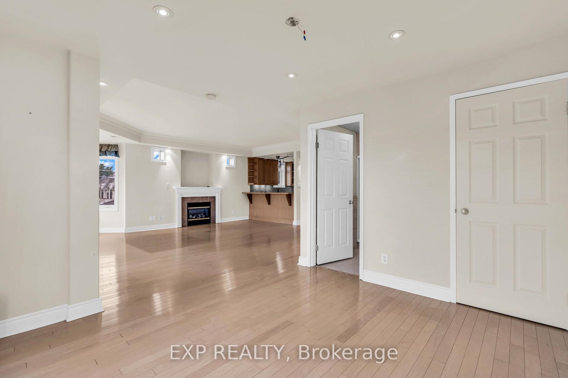 Photo 15 of Unit 307, 10 Bay Street E, Blue Mountains — HOMEH