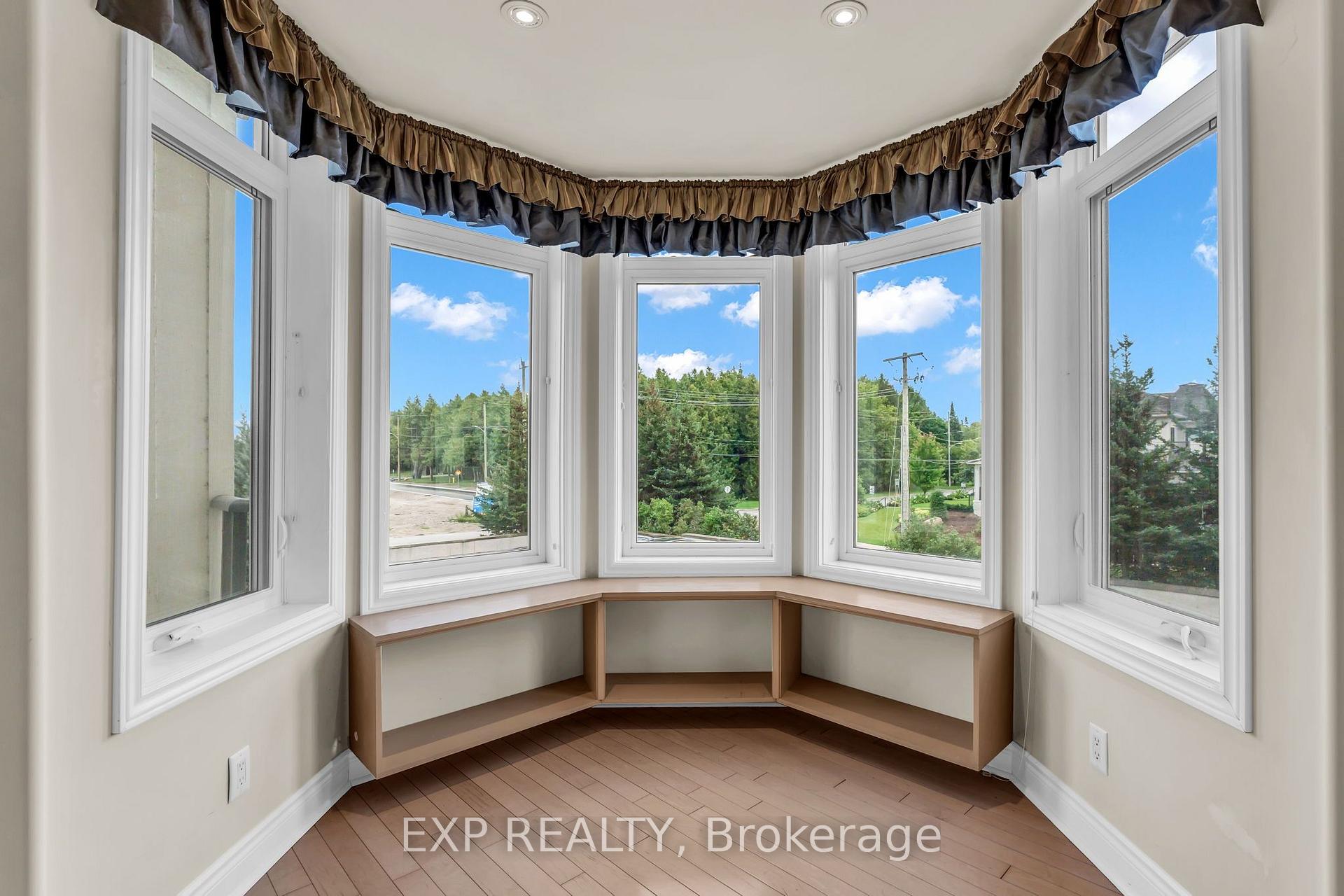Photo 16 of Unit 307, 10 Bay Street E, Blue Mountains — HOMEH