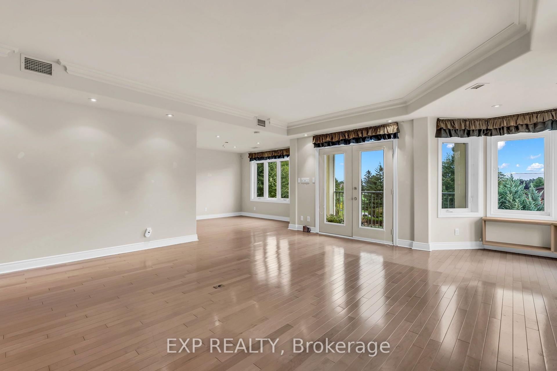 Photo 19 of Unit 307, 10 Bay Street E, Blue Mountains — HOMEH