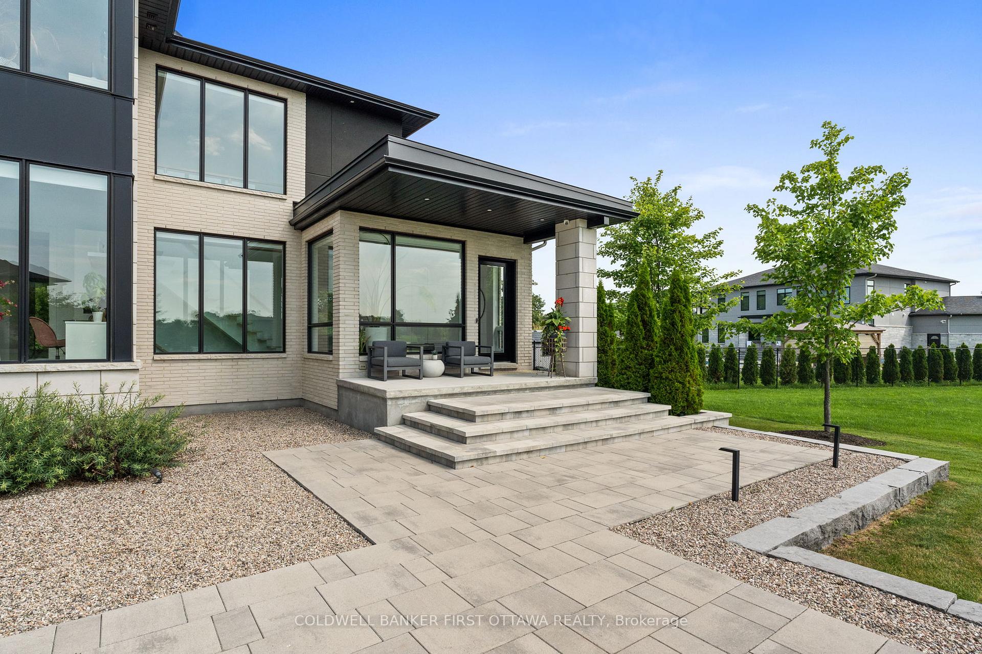 Photo 4 of 500 Leimerk Court, Ottawa, Manotick Village & Manotick Estates — HOMEH