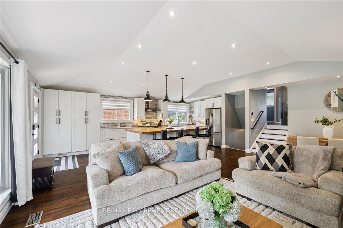 Photo 7 of 755 Parker Crescent, Burlington, Brant — HOMEH