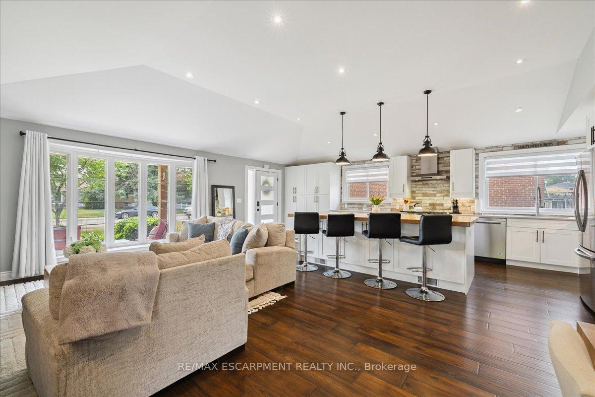 Photo 10 of 755 Parker Crescent, Burlington, Brant — HOMEH
