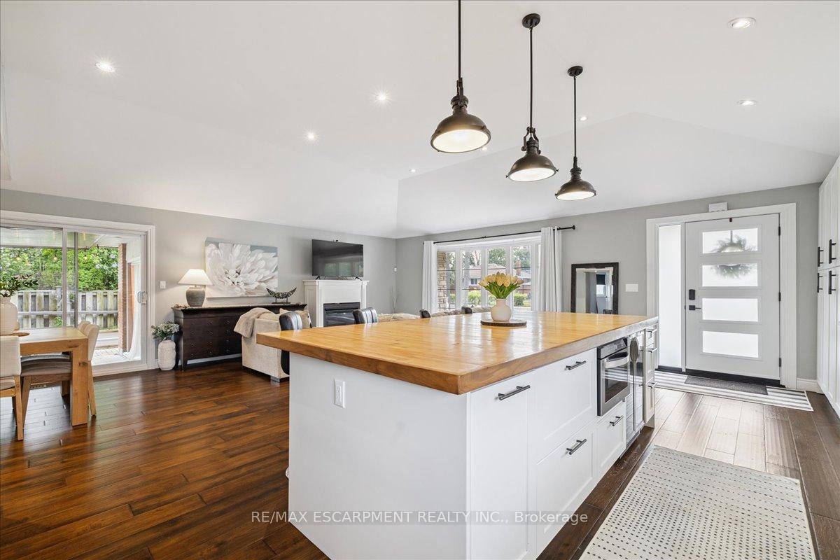 Photo 16 of 755 Parker Crescent, Burlington, Brant — HOMEH