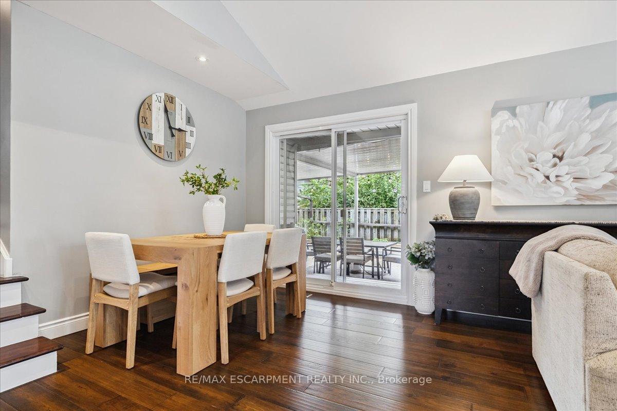 Photo 18 of 755 Parker Crescent, Burlington, Brant — HOMEH