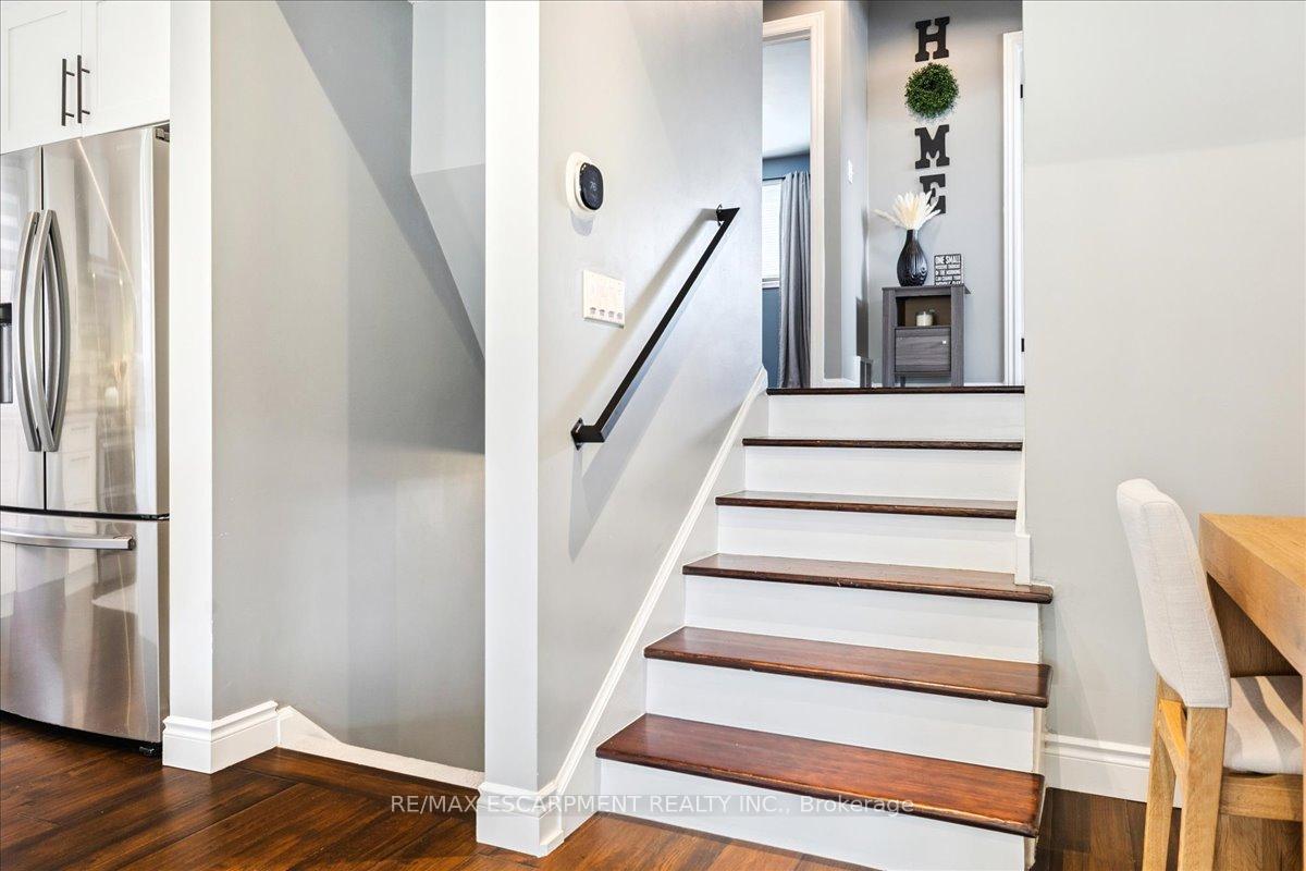 Photo 20 of 755 Parker Crescent, Burlington, Brant — HOMEH