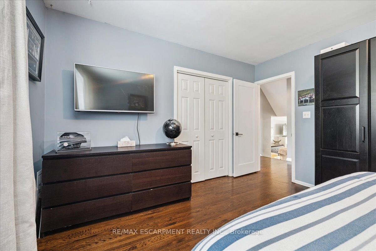 Photo 23 of 755 Parker Crescent, Burlington, Brant — HOMEH
