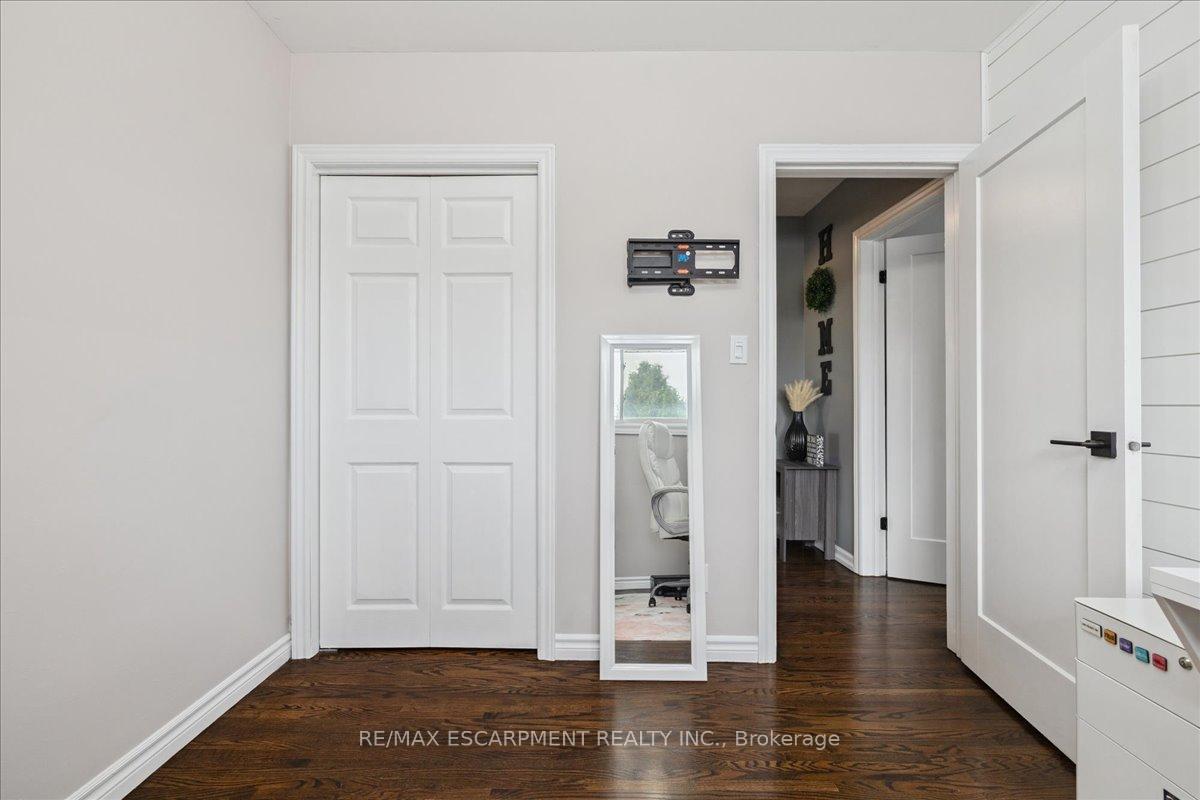 Photo 25 of 755 Parker Crescent, Burlington, Brant — HOMEH