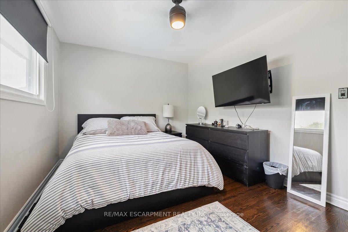 Photo 27 of 755 Parker Crescent, Burlington, Brant — HOMEH