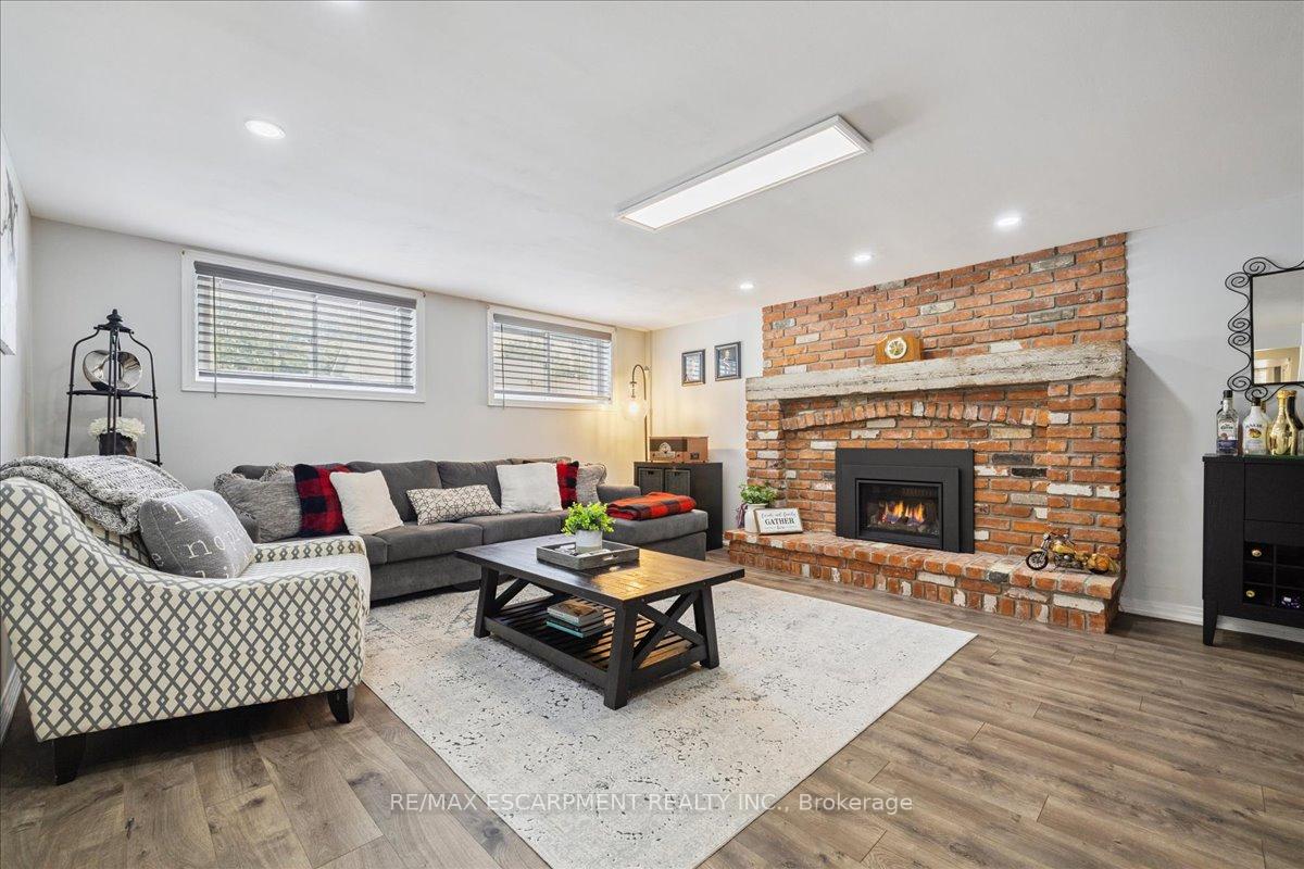 Photo 30 of 755 Parker Crescent, Burlington, Brant — HOMEH