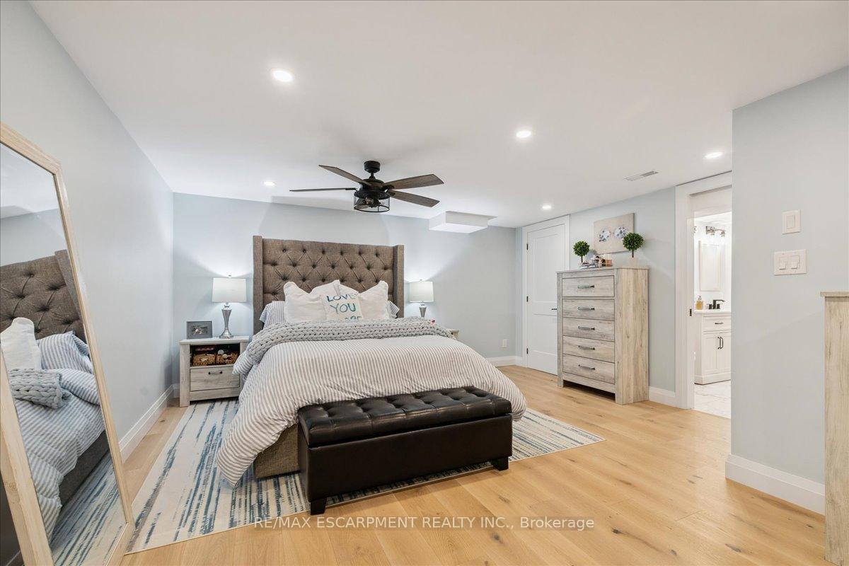 Photo 37 of 755 Parker Crescent, Burlington, Brant — HOMEH