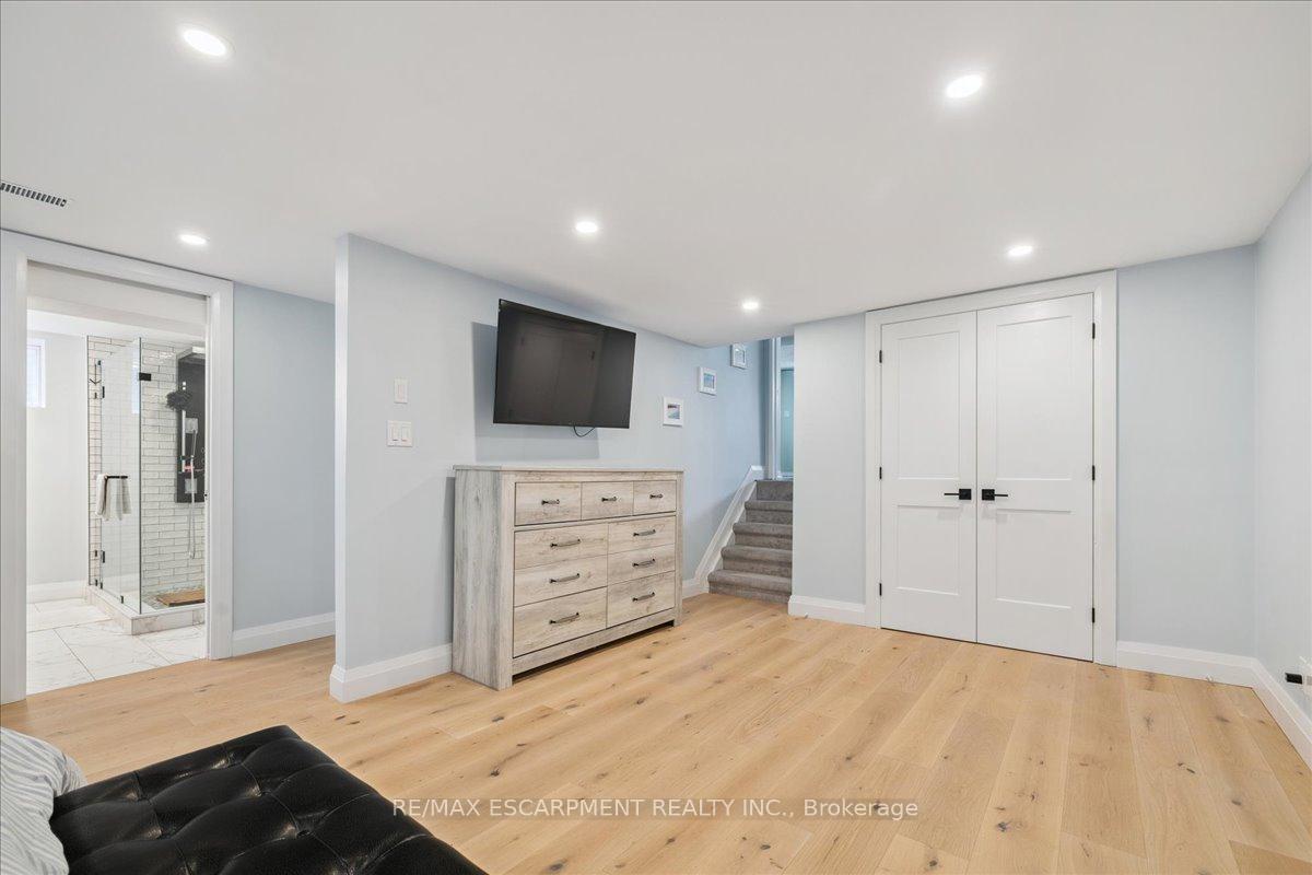 Photo 38 of 755 Parker Crescent, Burlington, Brant — HOMEH
