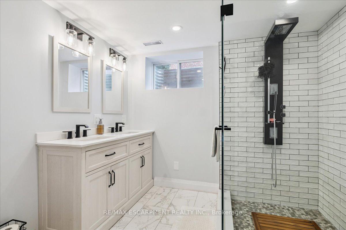 Photo 39 of 755 Parker Crescent, Burlington, Brant — HOMEH