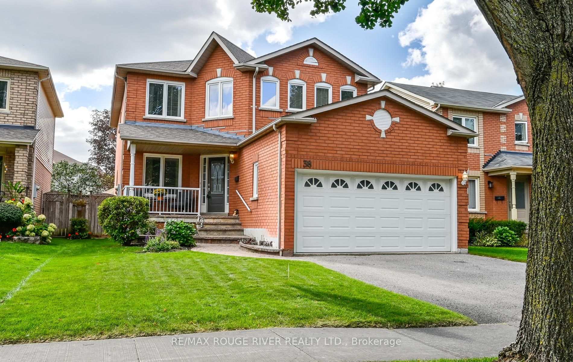 Photo 2 of 38 Brownell Street, Whitby, Rolling Acres — HOMEH