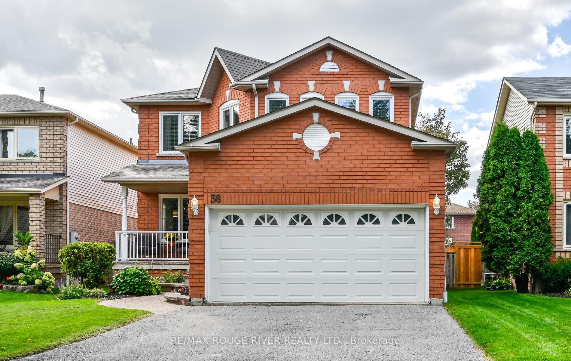 Photo 3 of 38 Brownell Street, Whitby, Rolling Acres — HOMEH
