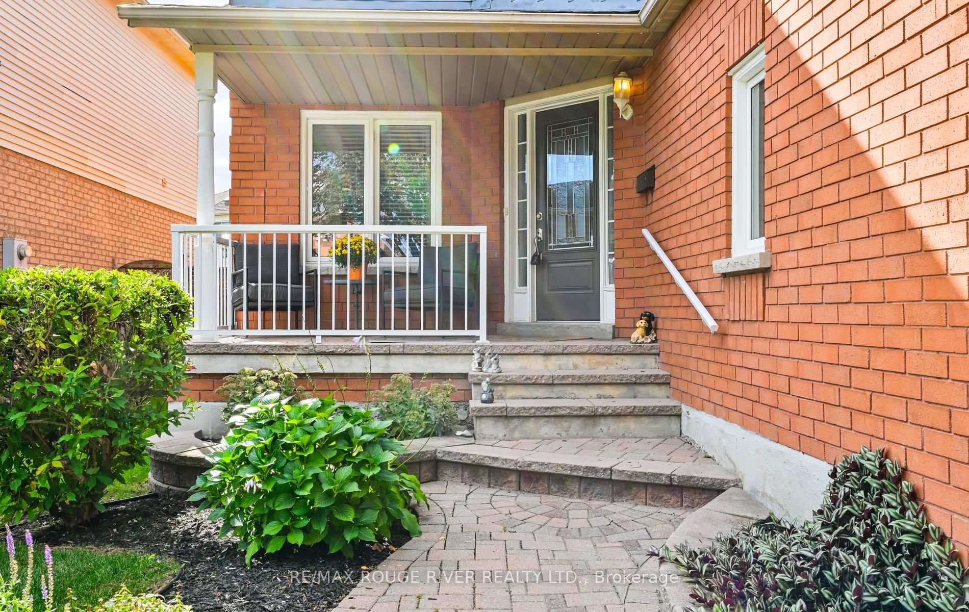 Photo 4 of 38 Brownell Street, Whitby, Rolling Acres — HOMEH
