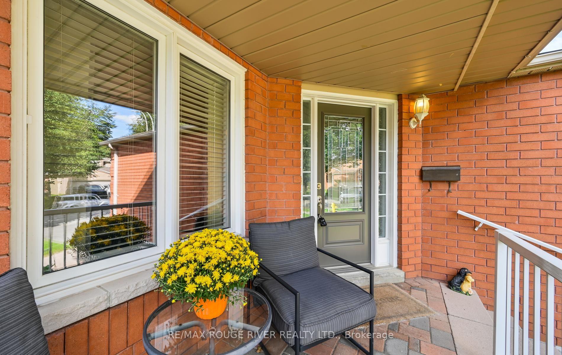 Photo 5 of 38 Brownell Street, Whitby, Rolling Acres — HOMEH