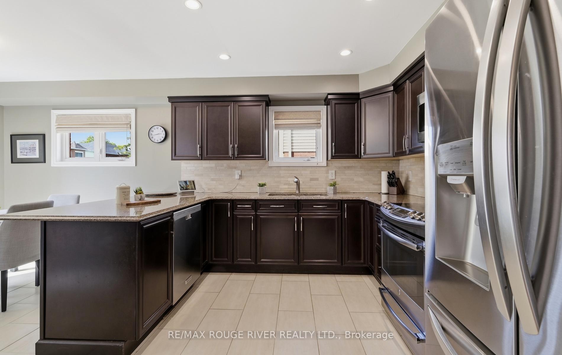 Photo 8 of 38 Brownell Street, Whitby, Rolling Acres — HOMEH