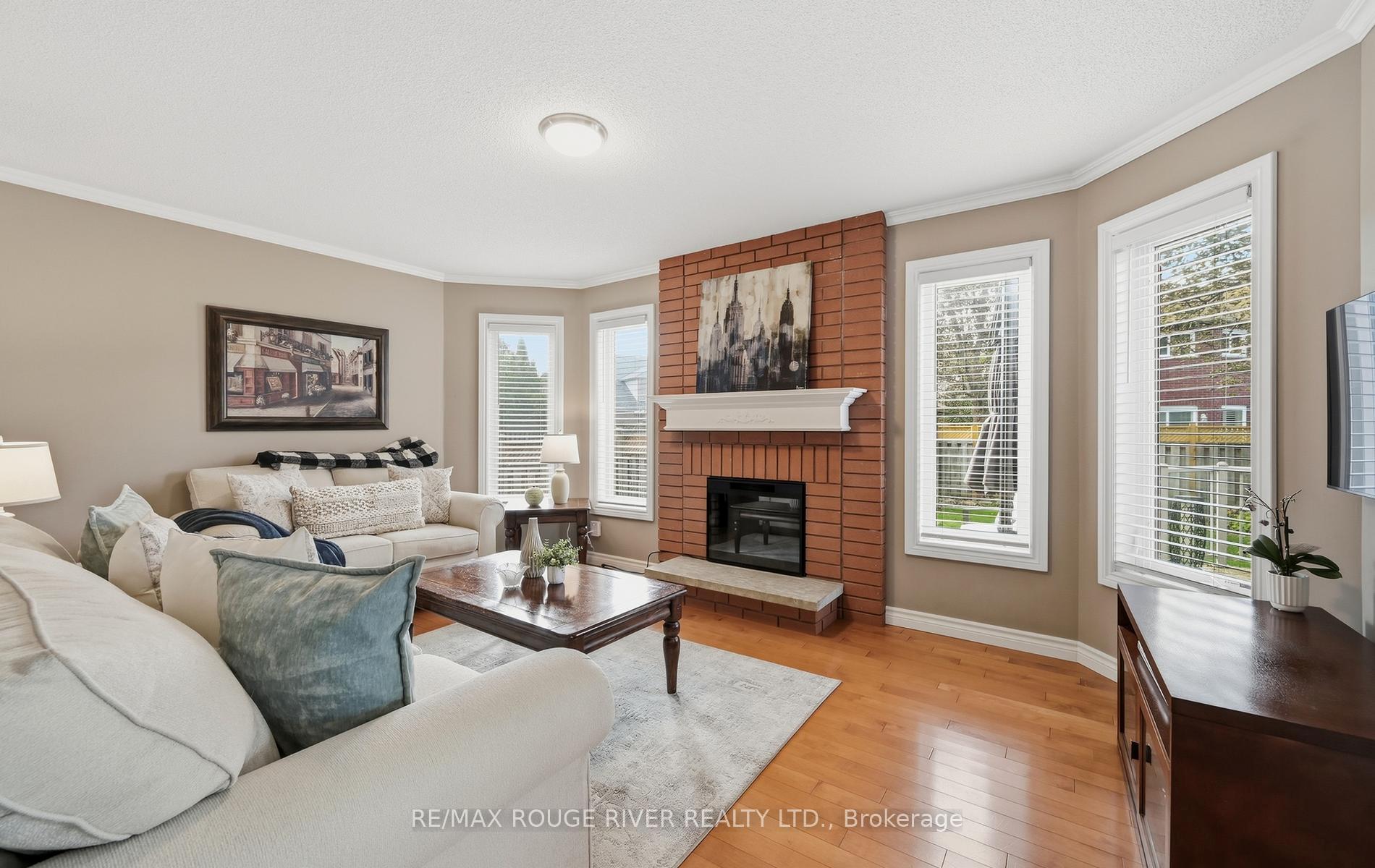 Photo 13 of 38 Brownell Street, Whitby, Rolling Acres — HOMEH