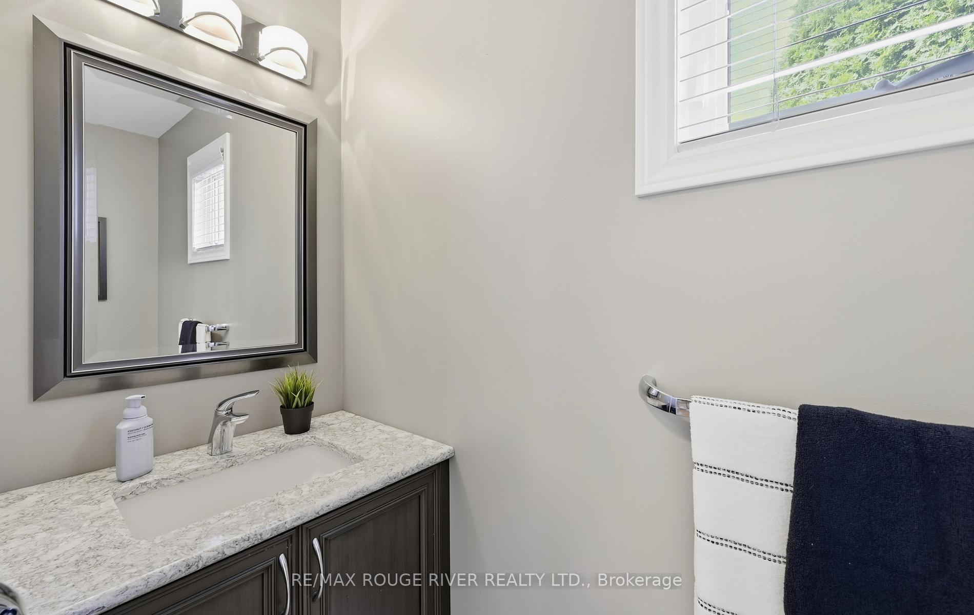 Photo 21 of 38 Brownell Street, Whitby, Rolling Acres — HOMEH