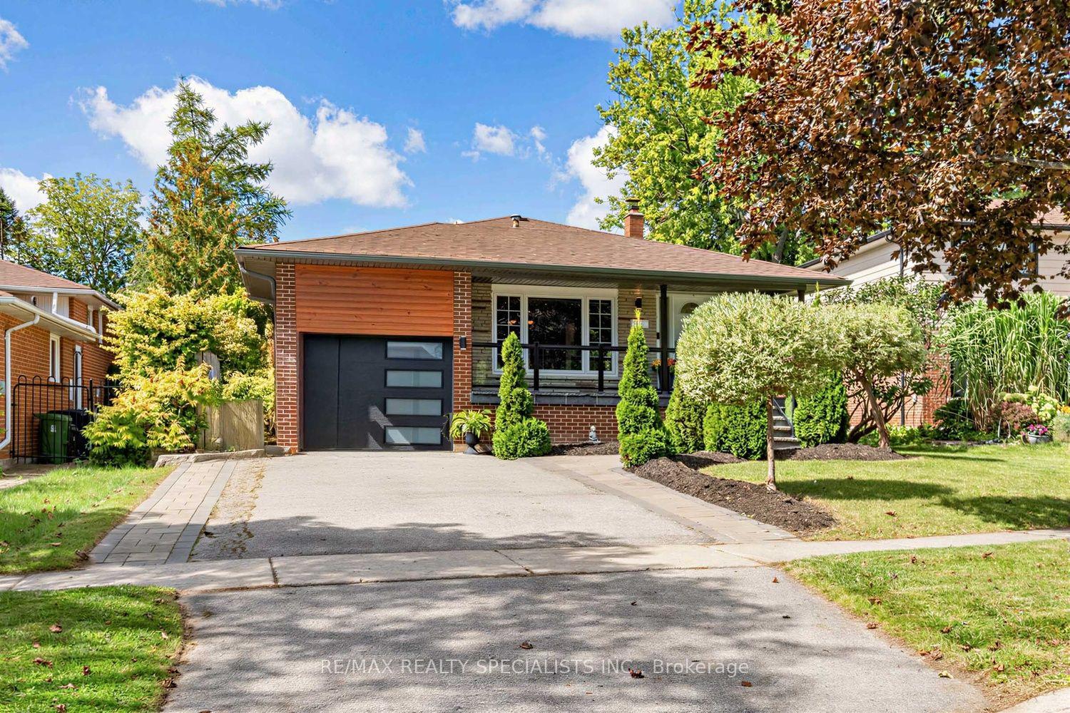 Photo 3 of 16 Langevin Crescent, Scarborough, Centennial Scarborough — HOMEH