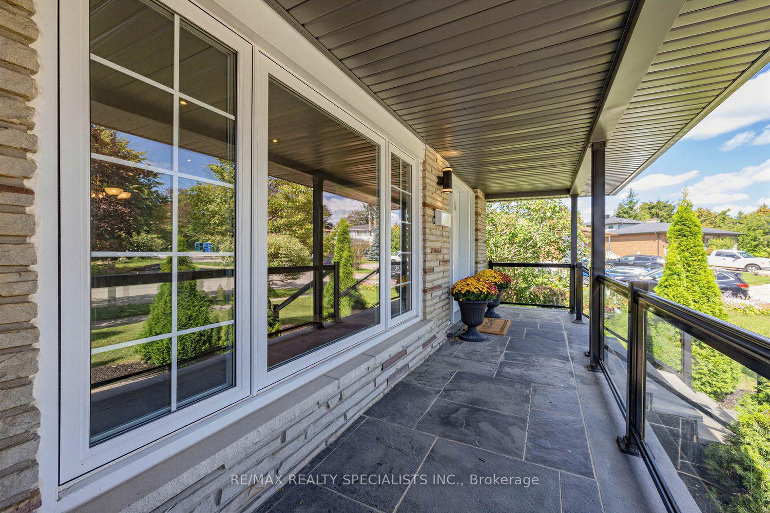 Photo 5 of 16 Langevin Crescent, Scarborough, Centennial Scarborough — HOMEH