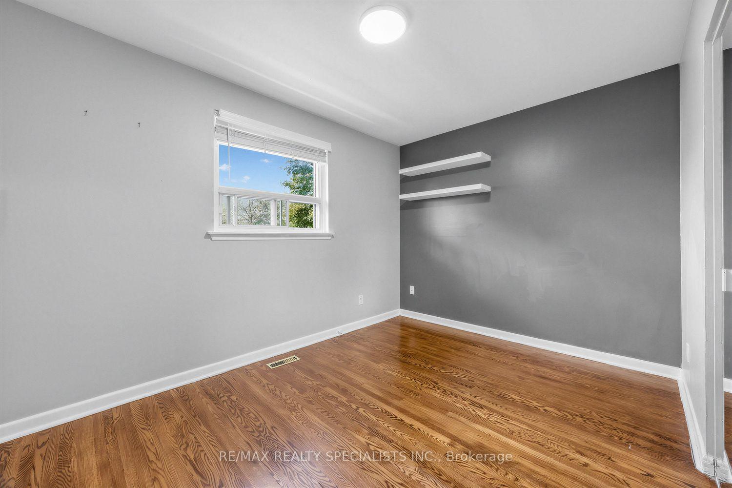 Photo 25 of 16 Langevin Crescent, Scarborough, Centennial Scarborough — HOMEH