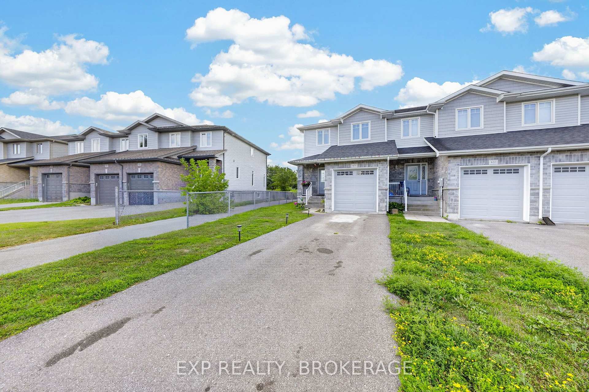 Photo 2 of 925 Blossom Street, Kingston, City Northwest — HOMEH