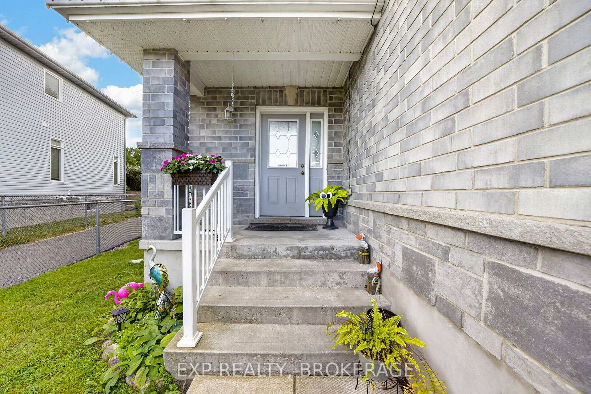 Photo 3 of 925 Blossom Street, Kingston, City Northwest — HOMEH
