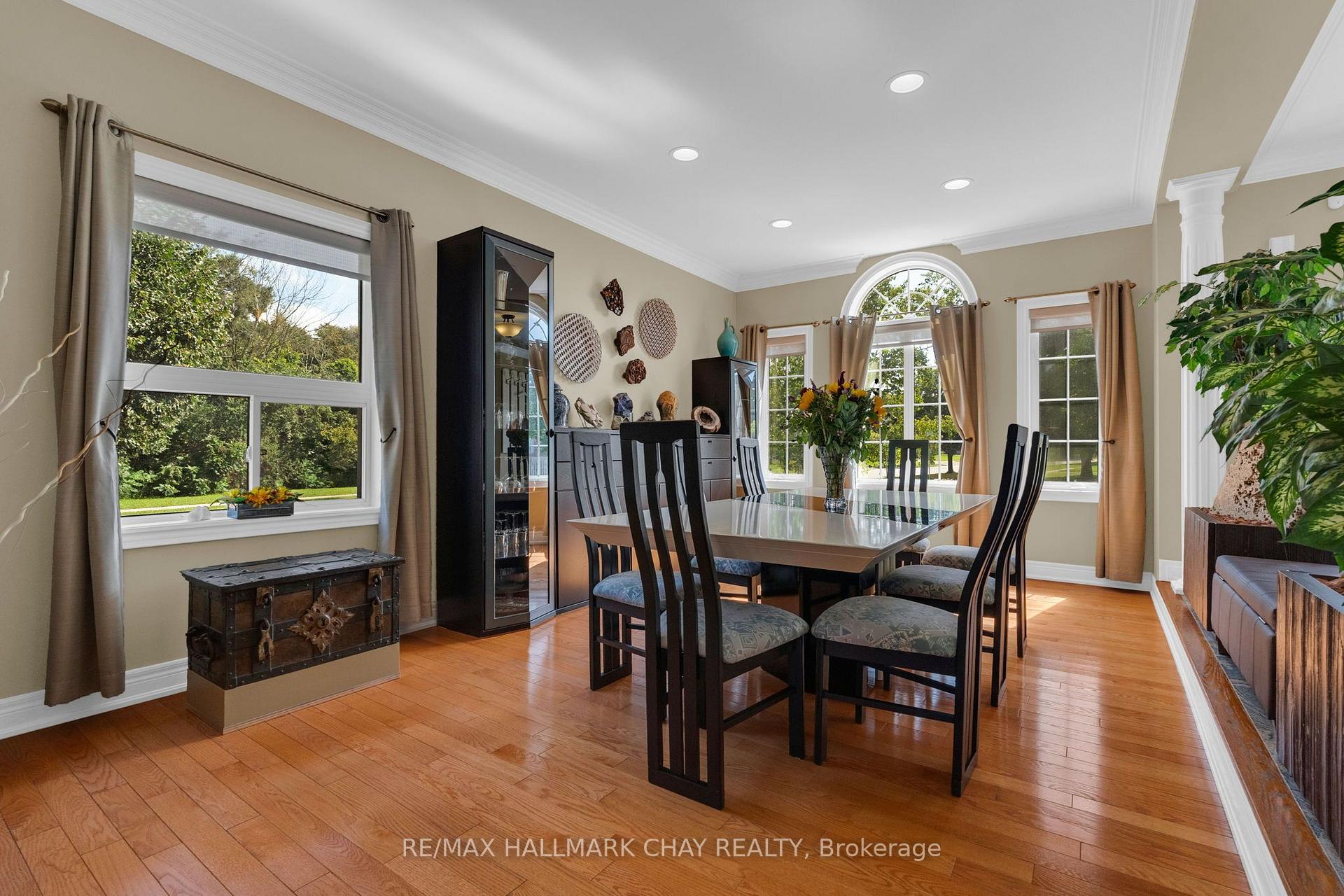 Photo 5 of 53 Brookfield Crescent, Barrie, Bayshore — HOMEH