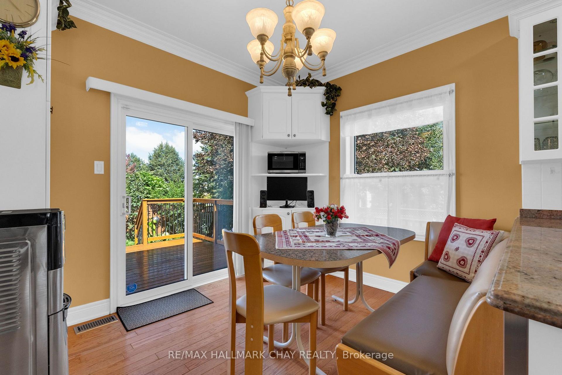 Photo 9 of 53 Brookfield Crescent, Barrie, Bayshore — HOMEH