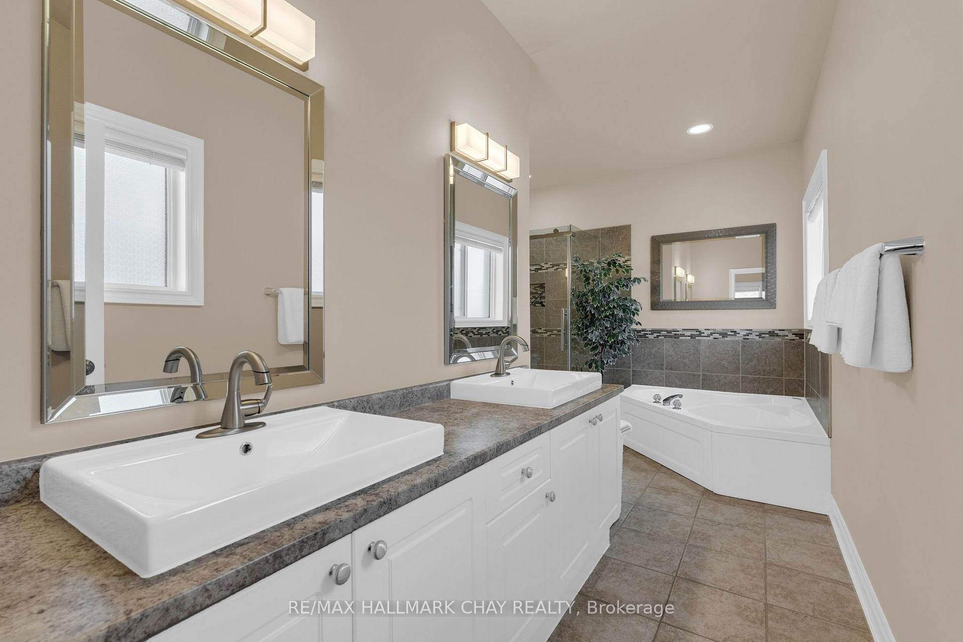 Photo 13 of 53 Brookfield Crescent, Barrie, Bayshore — HOMEH