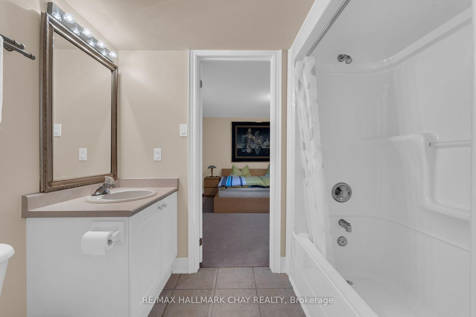 Photo 26 of 53 Brookfield Crescent, Barrie, Bayshore — HOMEH