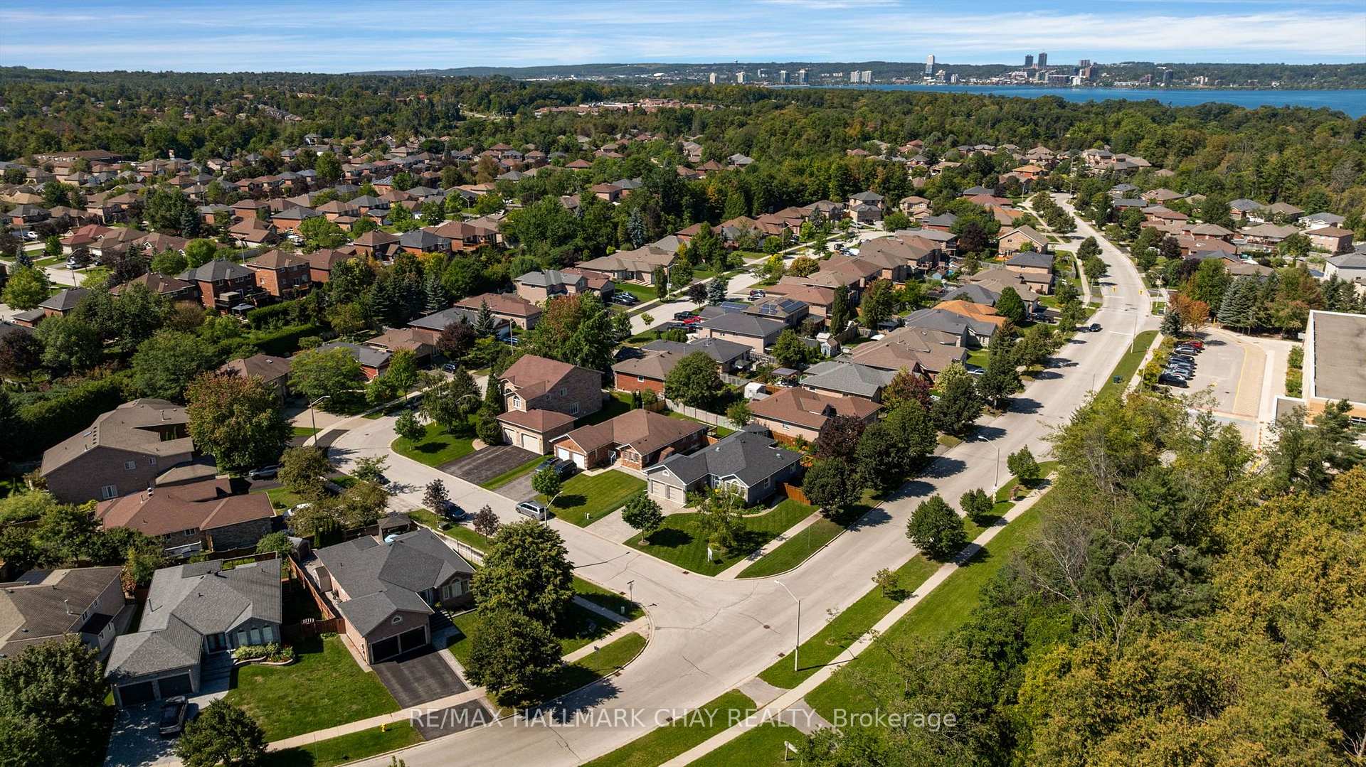 Photo 43 of 53 Brookfield Crescent, Barrie, Bayshore — HOMEH