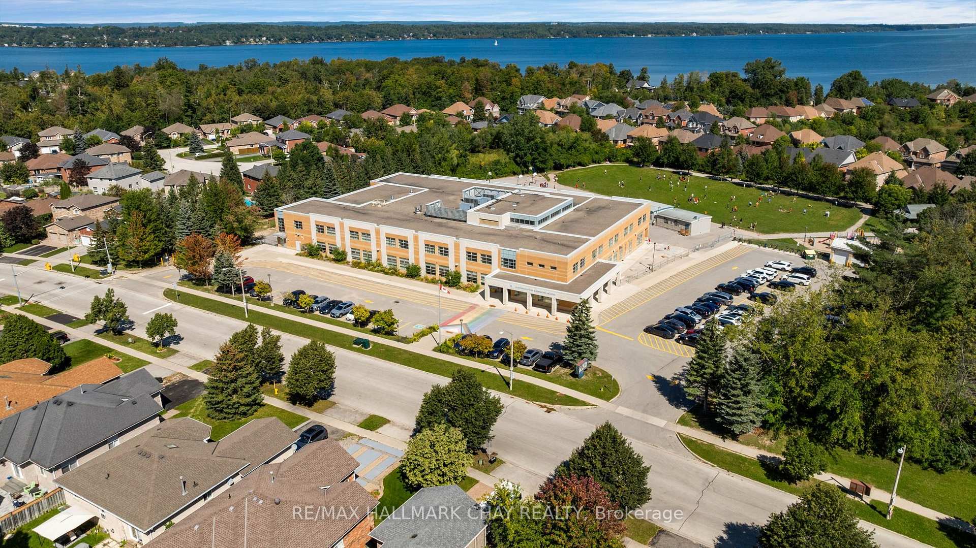 Photo 44 of 53 Brookfield Crescent, Barrie, Bayshore — HOMEH
