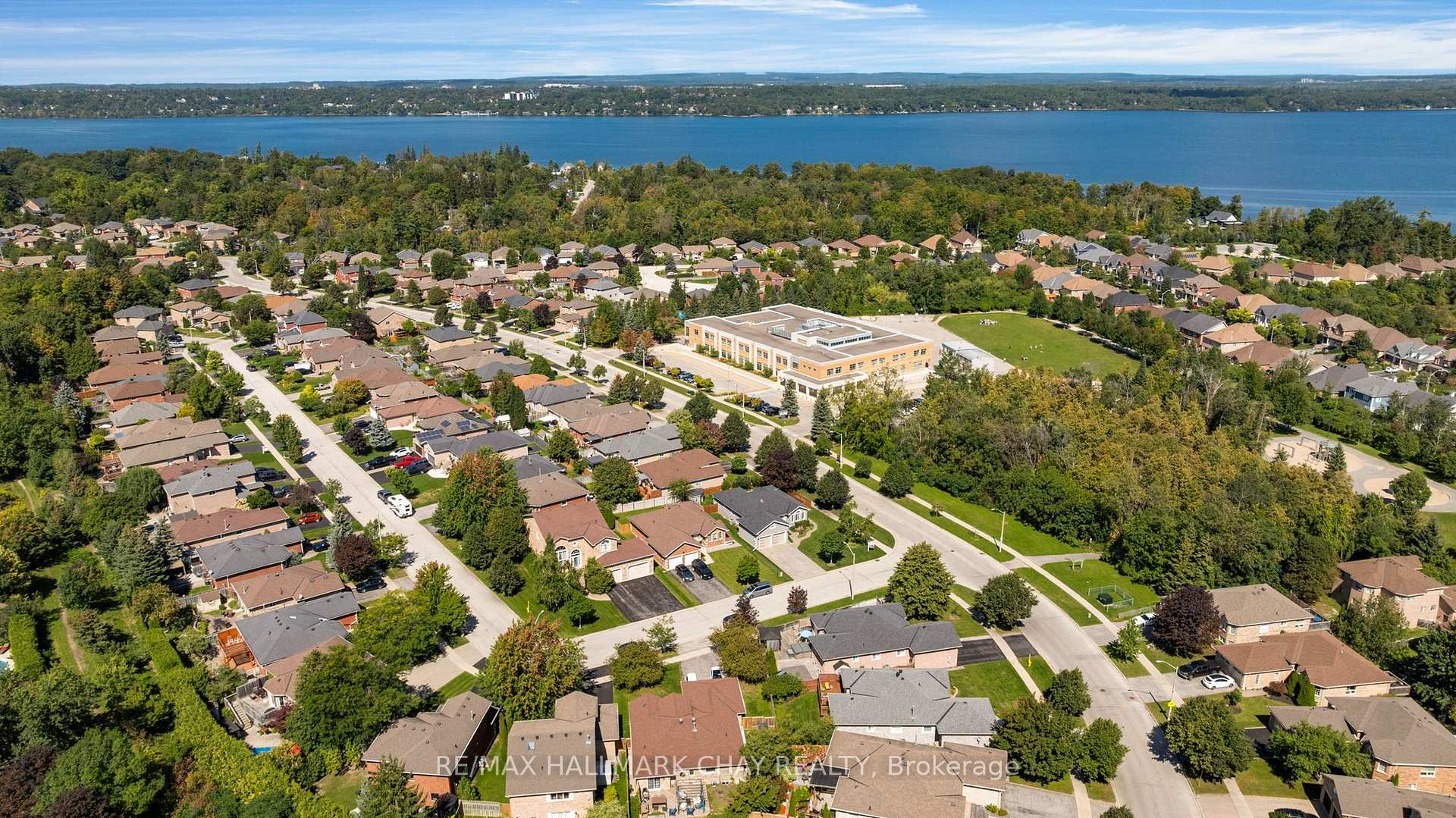 Photo 46 of 53 Brookfield Crescent, Barrie, Bayshore — HOMEH