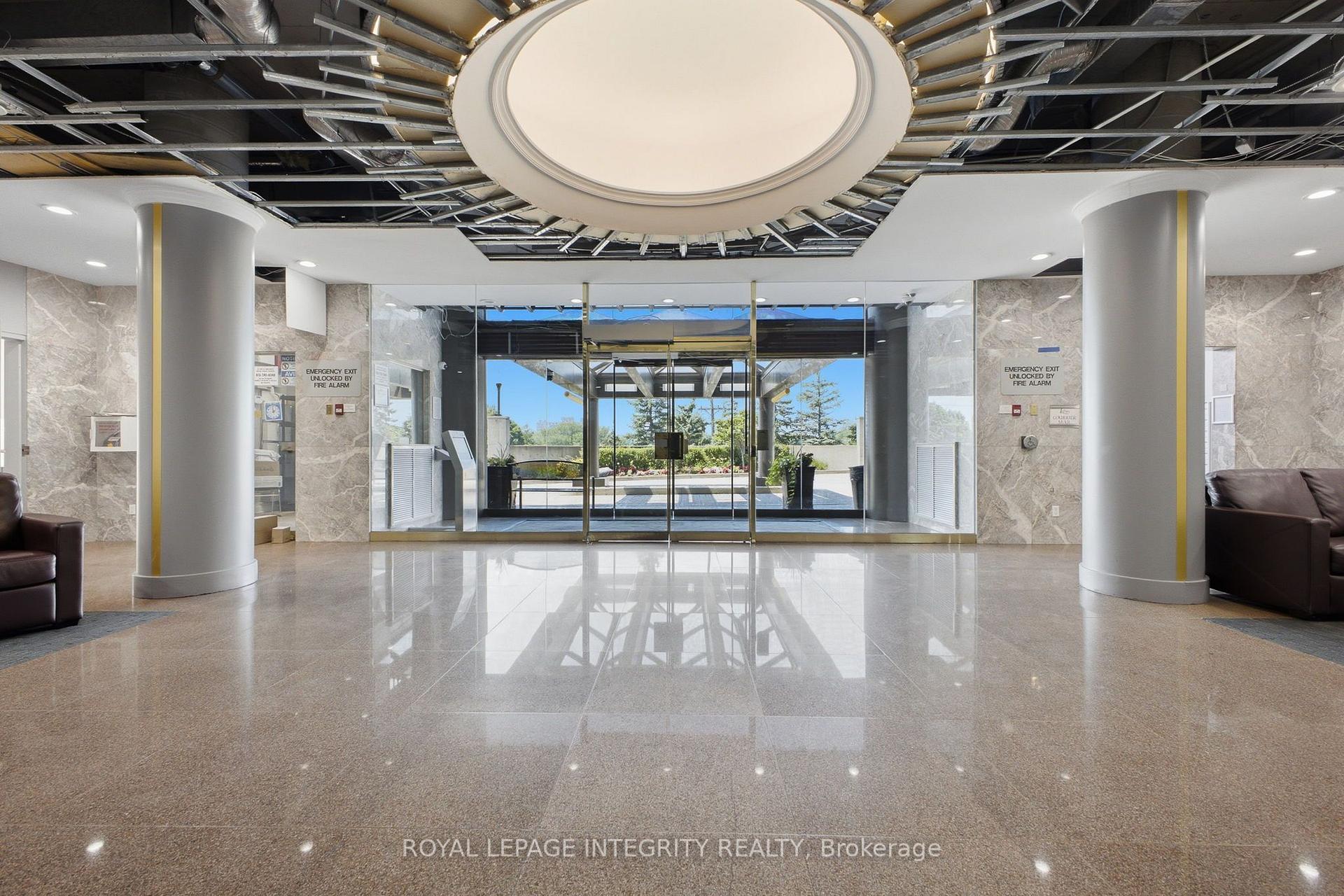 Photo 2 of Unit 803, 545 St Laurent Boulevard, Ottawa, Viscount Alexander Park — HOMEH