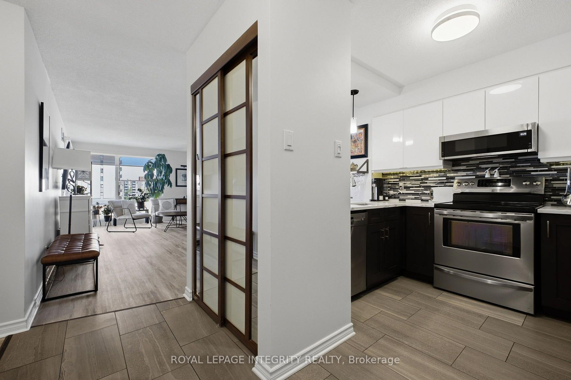 Photo 4 of Unit 803, 545 St Laurent Boulevard, Ottawa, Viscount Alexander Park — HOMEH