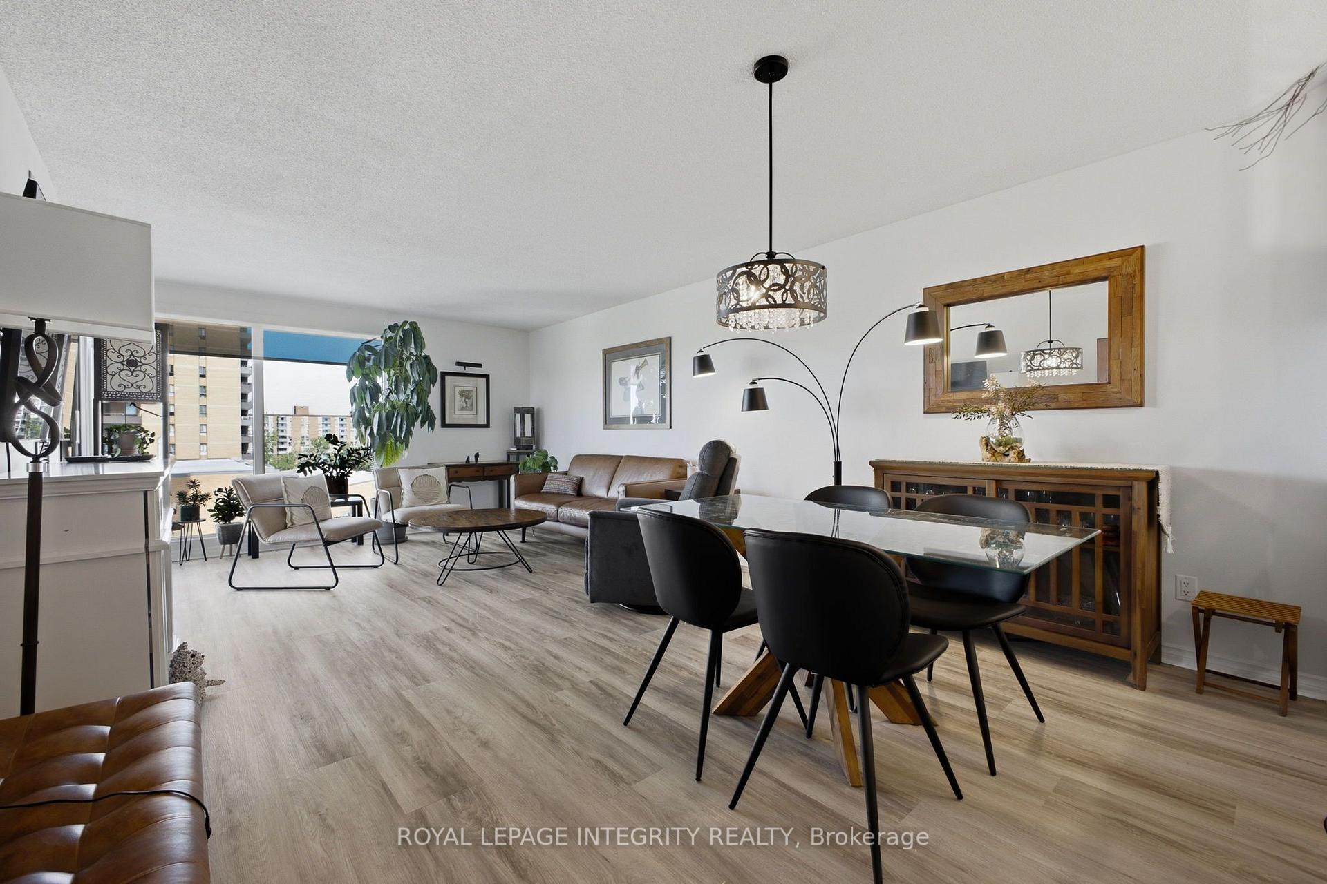 Photo 10 of Unit 803, 545 St Laurent Boulevard, Ottawa, Viscount Alexander Park — HOMEH