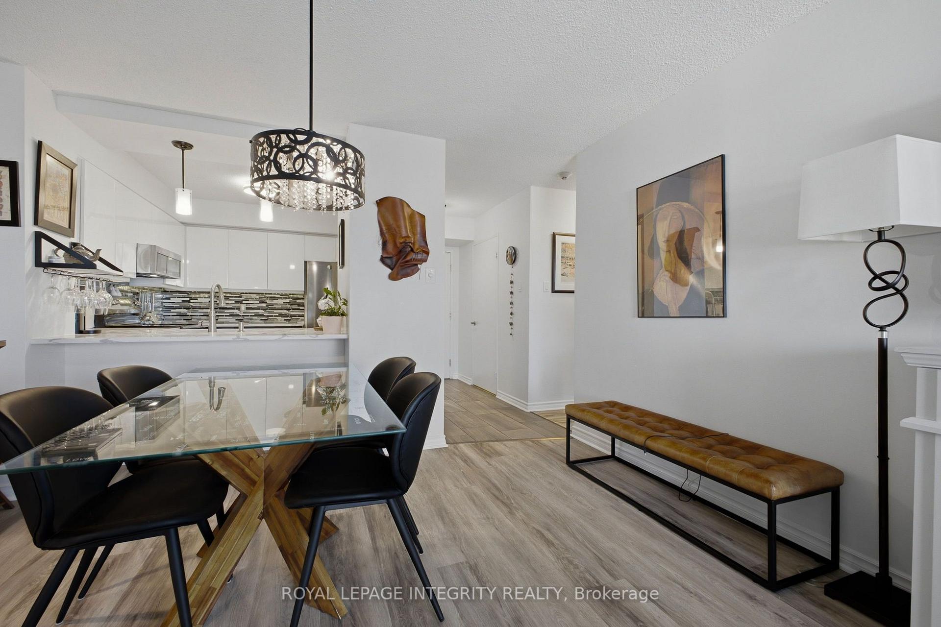 Photo 12 of Unit 803, 545 St Laurent Boulevard, Ottawa, Viscount Alexander Park — HOMEH