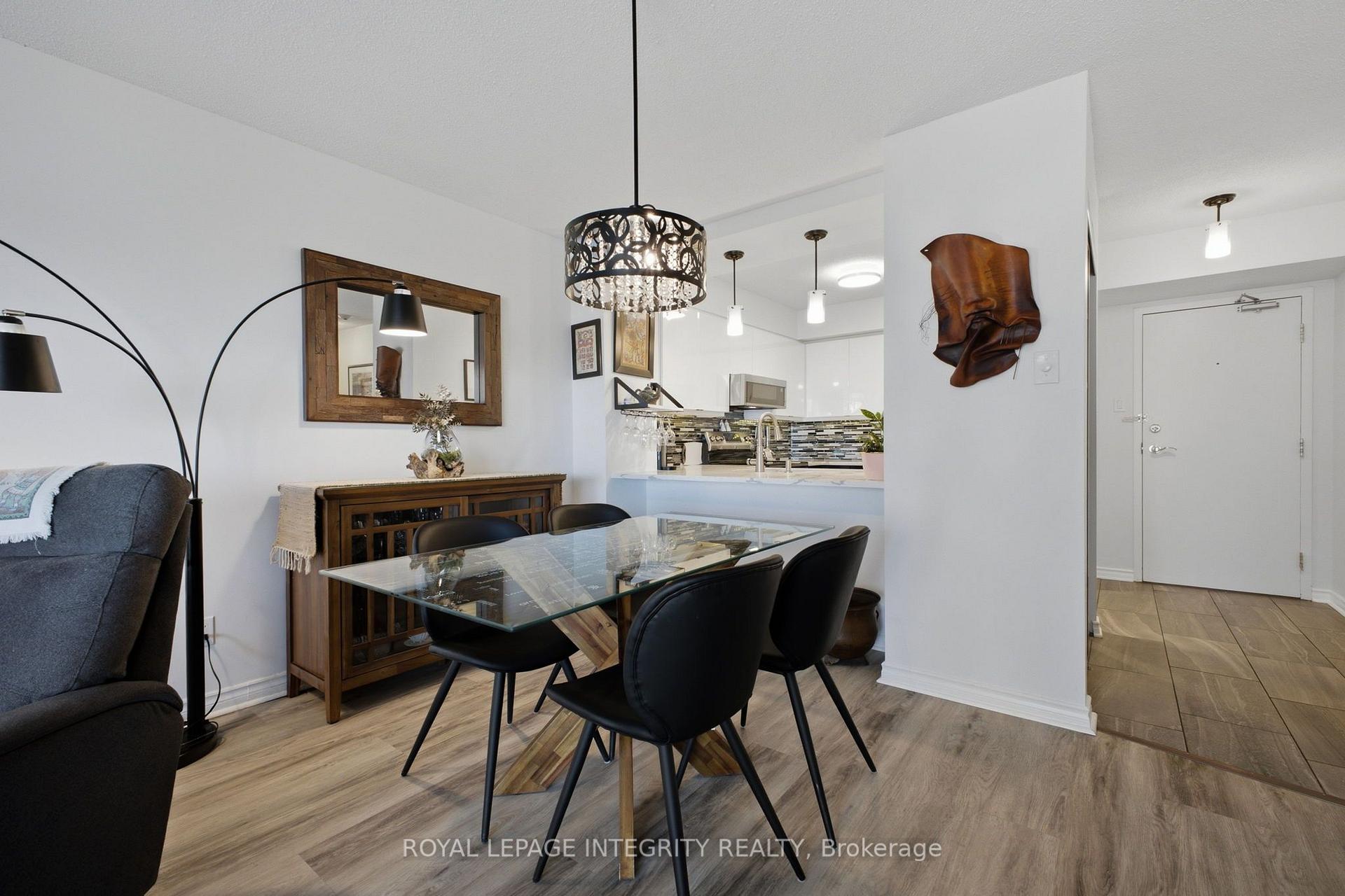 Photo 13 of Unit 803, 545 St Laurent Boulevard, Ottawa, Viscount Alexander Park — HOMEH
