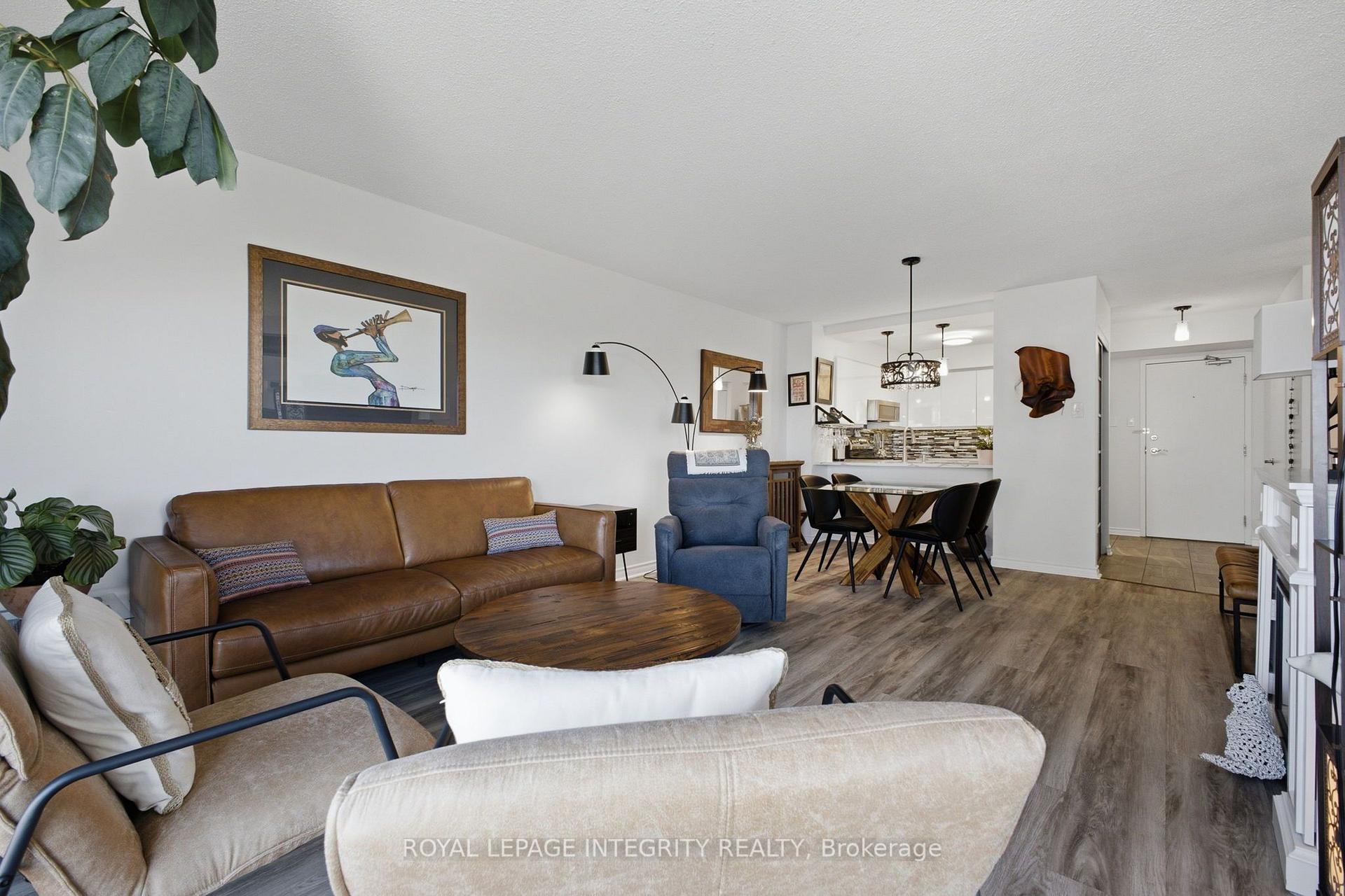 Photo 16 of Unit 803, 545 St Laurent Boulevard, Ottawa, Viscount Alexander Park — HOMEH