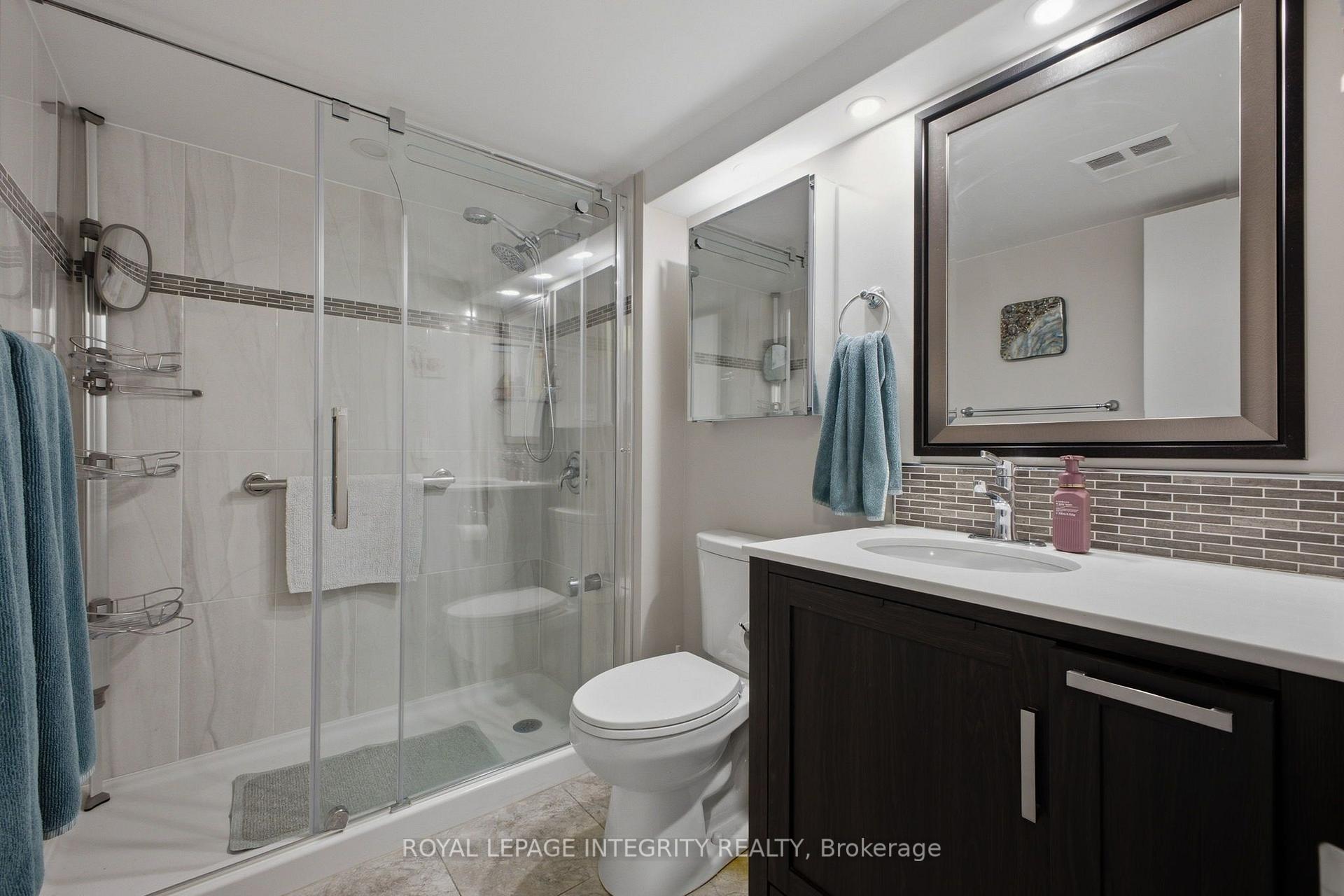 Photo 21 of Unit 803, 545 St Laurent Boulevard, Ottawa, Viscount Alexander Park — HOMEH