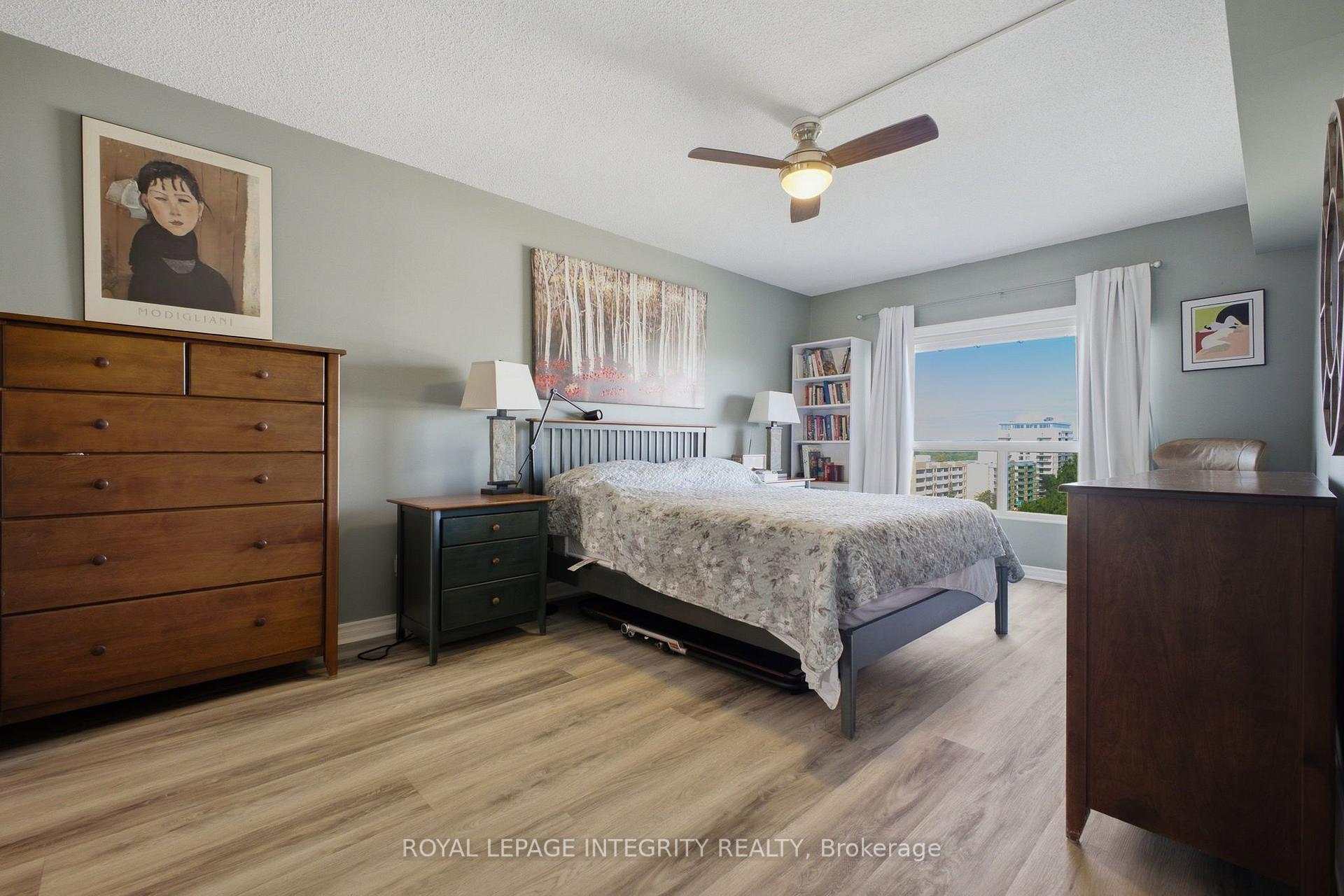 Photo 22 of Unit 803, 545 St Laurent Boulevard, Ottawa, Viscount Alexander Park — HOMEH