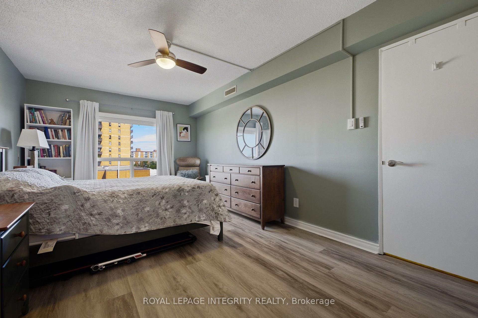 Photo 23 of Unit 803, 545 St Laurent Boulevard, Ottawa, Viscount Alexander Park — HOMEH
