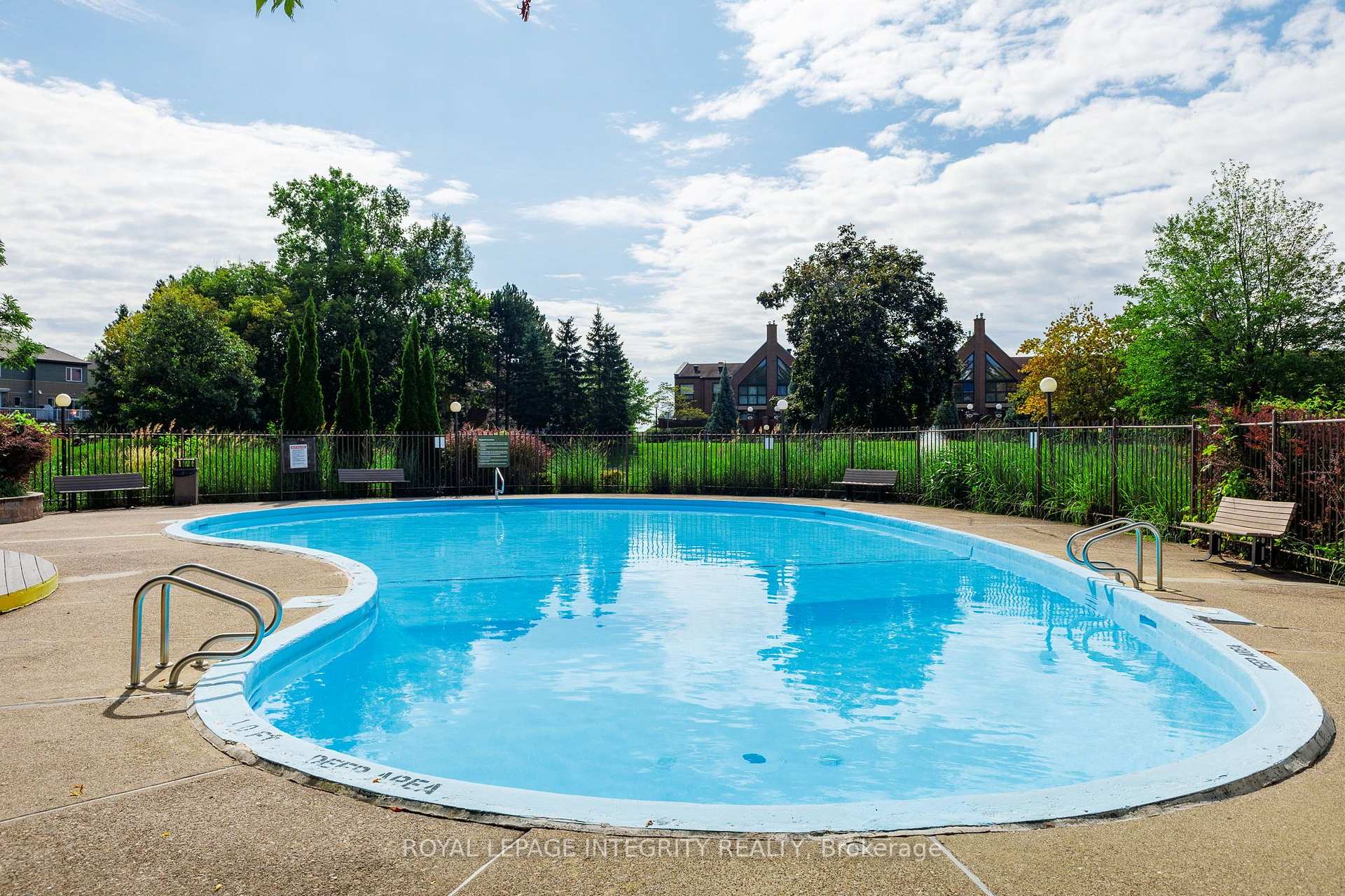 Photo 33 of Unit 803, 545 St Laurent Boulevard, Ottawa, Viscount Alexander Park — HOMEH
