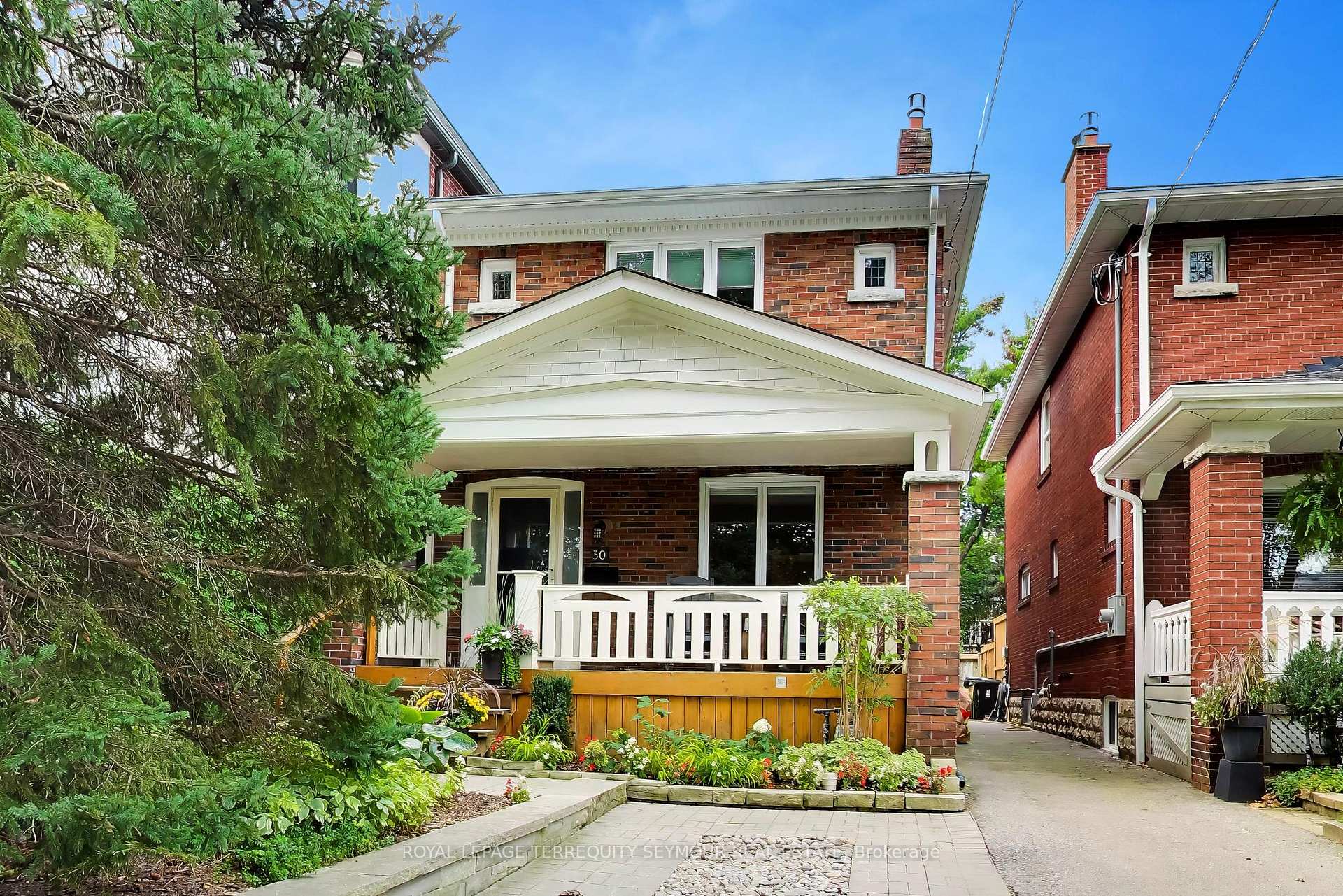 Photo 3 of 30 Harwood Road, Toronto, Mount Pleasant East — HOMEH
