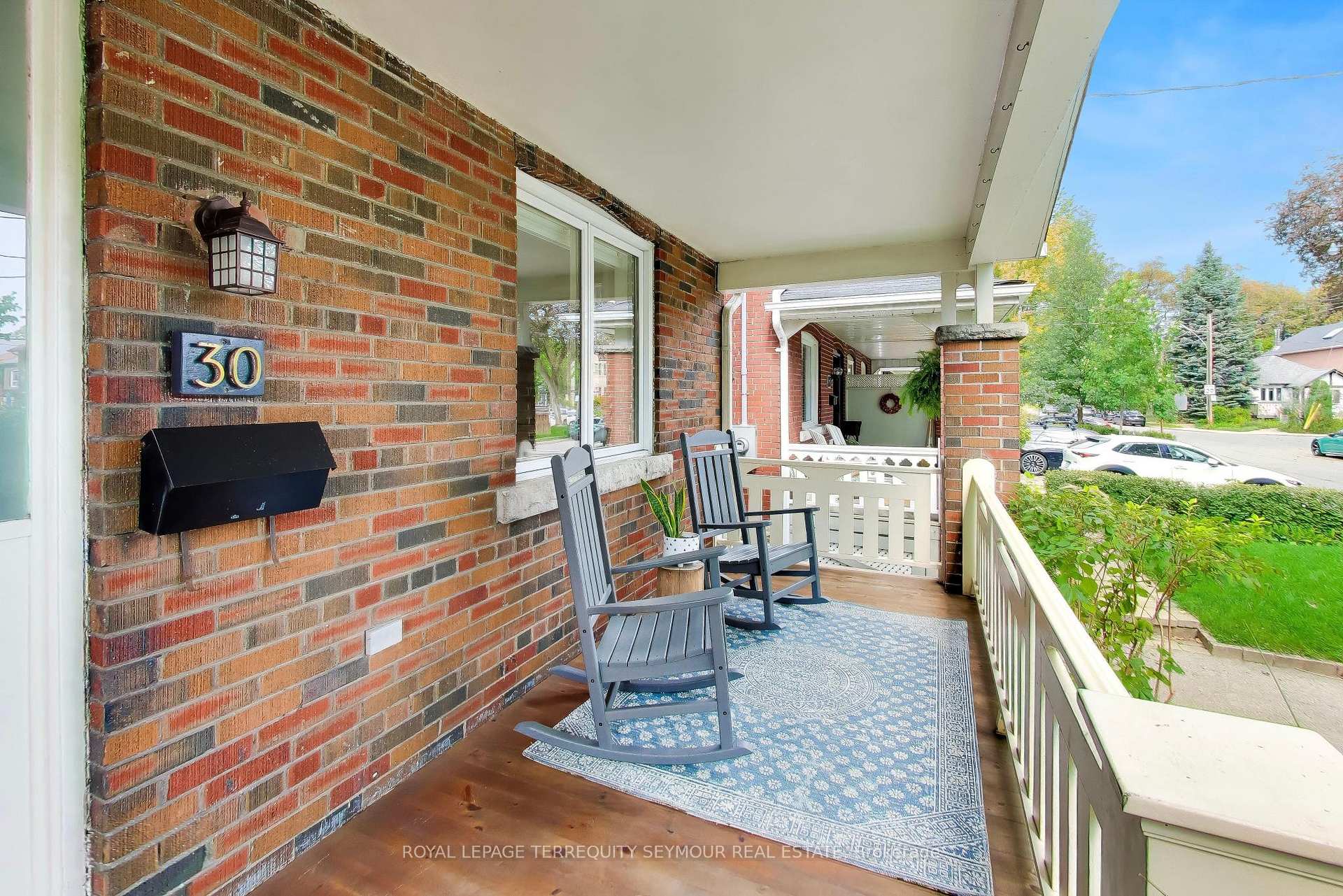 Photo 4 of 30 Harwood Road, Toronto, Mount Pleasant East — HOMEH